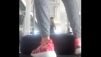 Preview 1 of Gym Introduction - flaca rica empinada en gimnasio