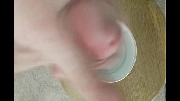 Preview 3 of Free Jav Hq Porn Tugba Sikisiyor - Cumming inside glass of water