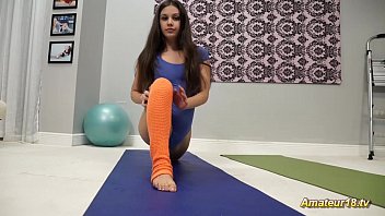 Preview 1 of Bar Rebecca Wild - contortion sex with flexi lucy doll