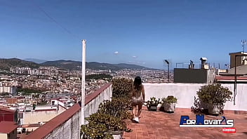Preview 1 of Arabi Nxxx - PORNOVATAS - Peque&ntilde_a y joven Mu&ntilde_equita con grandes tetas naturales follando en la terraza con nuestro amigo Victor Bloom