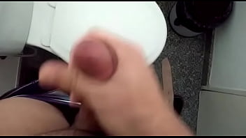 Preview 2 of Xxxbr Hd - Punhetanando no trabalho