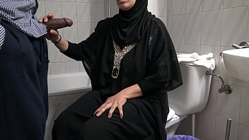 Preview 1 of 14pecah Dara - A horny Turkish muslim cuckold wife has sex in public toilet with african immigrant