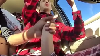 Preview 1 of Anal Amature Wife Dp - Paja en carro con amigo