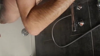 Preview 1 of French Dating Moi Et Ma Sur - showerspycam001