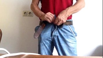 Preview 4 of Biggest Boobs Aunty Massage - Alem&atilde_o Mega Dotado (pau torto)