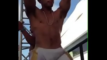 Preview 3 of Xxnx Wife And Teen - Gogo Boy dotado fica excitado na Parada Gay