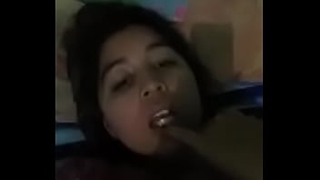 Preview 2 of Flaca Y Su Dildo - Jovencita jug&aacute_ndose parte 1