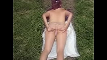 Preview 4 of Marya Chan - esposa-puta-exhibicionista-casi-desnuda-en-parque-publico-para-broncearse-3