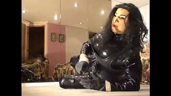 Preview 4 of Hijabi Less - LatexGirliesOnTheFloor