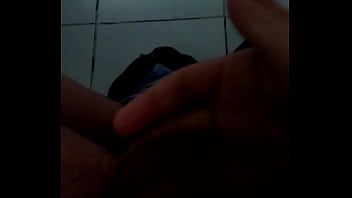 Preview 2 of Love Sexy Son And Mom Com - Punhetando no banheiro p&uacute_blico