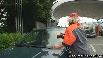 Preview 1 of Stranger Hand Jobs - Old bitch is picked up and fucked in the fields