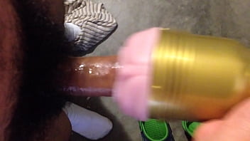 Preview 2 of Childern Years - Masturbandome con mi Fleslight