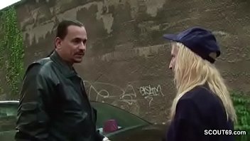 Preview 1 of Muat Sex - Politesse laesst sich lieber im Wald ficken als zu Arbeiten