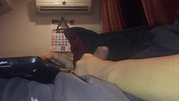 Preview 1 of Big Booty Analo - Shagging my dick while watching porn