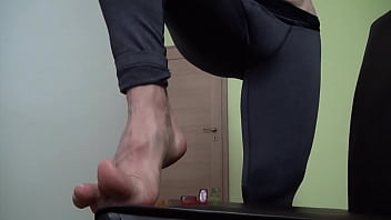Preview 2 of Ass Parare7 - Giant Tights Teaser