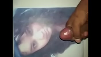 Preview 1 of Porn Fat Men - Me corro sobre la foto de una amiga
