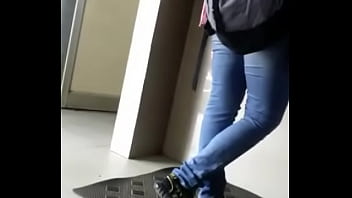 Preview 3 of Kerala Big Ass Aunty Enjoy Sex - tight jeans thighs ksarcode