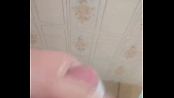 Preview 2 of Asian Mom Condom - Gozando no Chuveiro