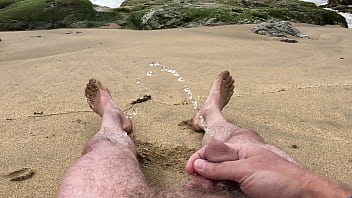Preview 3 of Film Bokep Abg Anak 12 Tahu - long self pee at the nude  beach