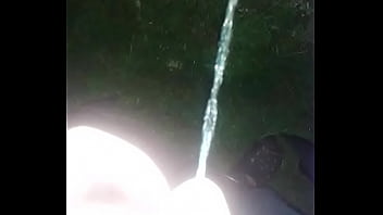 Preview 4 of Alter Mann Von Teen Einen Blasen - 160615 Piss Outdoor