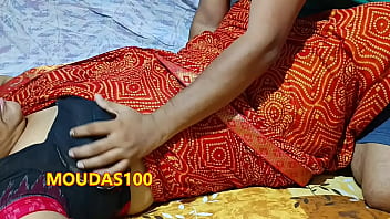 Preview 2 of Logo Ki Chut Ki Chudai - Newly married Desi Wife Nisha in Sharee - Sexy Body Massage