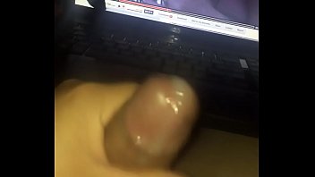 Preview 4 of 60 Year Granny Porn - Solo en casa botando leche