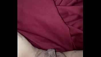 Preview 1 of Mary Jean Bikini - Si riscalda la fica col phon, tutta pisciata!