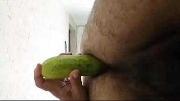 Preview 2 of Oldman Bishop - disfrutando el pepino nuevamente