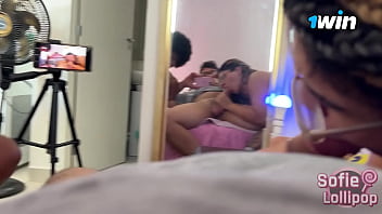 Preview 2 of Fake Shop Public Pickup - POV: Japanego recebendo oral da Sofie e Vicky!