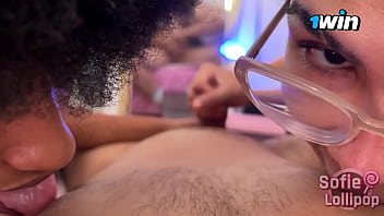 Preview 3 of Fake Shop Public Pickup - POV: Japanego recebendo oral da Sofie e Vicky!