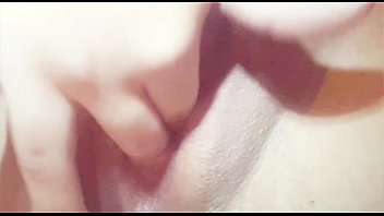 Preview 4 of Wife Fyff - Mojadita quiere atenci&oacute_n y mas cosas