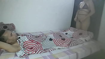 Preview 1 of Sexs Malam Pertama Pengantin - mi cunada entra caliente a mi habitacion escanso y cabalga mi verga hasta sacarme toda la leche
