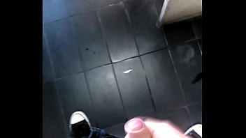 Preview 2 of Teen Creamie Squirt Compilation - Eu no banheiro p&uacute_blico
