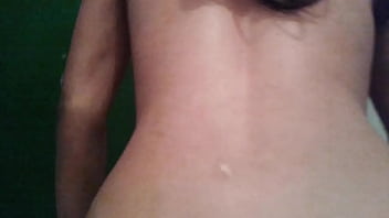 Preview 4 of My Young Mo - esposinha de 18 anos sentando gostoso no banheiro da academia
