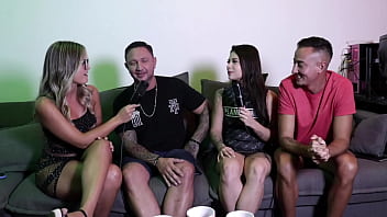 Preview 4 of Pussy Humping Toonn - Era monog&acirc_mica,  teve contatos no swing,  gosta do atendimento,  e a cena que n&atilde_o gostou... - Bruno Abate e Jenni Faria (WATCH ON: SHEER/RED)