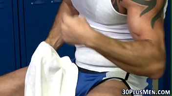 Preview 1 of Lsbica Maduras - Muscle bear tugging cock