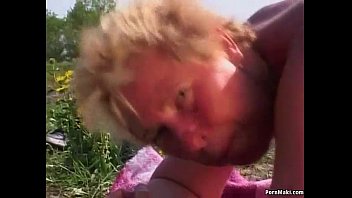 Preview 3 of Little Xvideo Indian - Oma anal ficken im freien