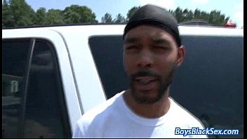 Preview 1 of Tube Porn Corpo Amante - Blacks On Boys - Gay Hardcore Interracial Porn Movie 07