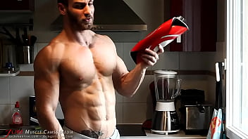 Preview 4 of Glourious Anri - Twisting a frying pan easily