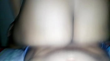 Preview 2 of Indian Night Sex Anty - con mi exnovia,  la mam&aacute_ est&aacute_ al lado y me vengo en ella