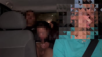 Preview 3 of Mama Dientot Muncrat Banyak - conheci novinho na tabacaria que me fodeu na rua e no carro enquanto corno dirigia
