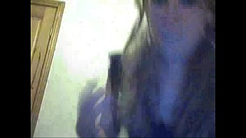 Preview 1 of Mulheres Fazendo Xixi - Horny Dutch Girl CAUGHT on Webcam - xrabbitcam.com