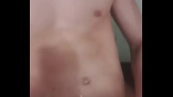 Preview 1 of Sluts Turn Party Into Orgy - Novinho gozando bastante