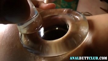 Preview 4 of Cremi Squrting - Big ass bitch gets toyed