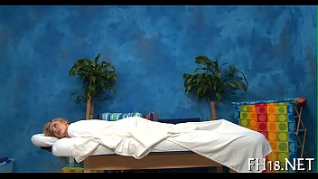 Preview 3 of Karishma Kapur Xxx - The massage room