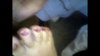 Preview 3 of Sophie Atk - la trola de mi mujer me pajea con sus pies
