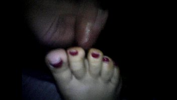 Preview 3 of Kain Gendong - s. cumonfeet redtoenails