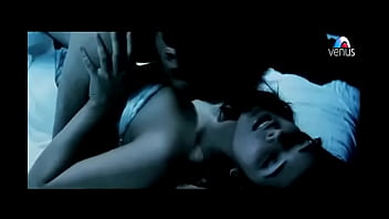 Preview 3 of Banglanhot Song - emraan hashmi   udita goswami seduces each ot