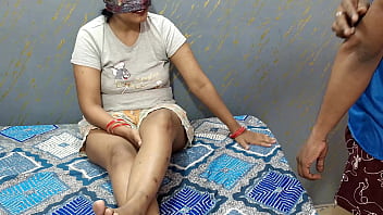 Preview 1 of Son Froced Hot Mom - जवान भाभी ने बूब्स का जूस पिलाया गर्मी में देसी हिंदी ऑडियो सेक्स