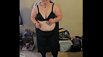 Preview 2 of Indian N R I Sex - bbw dance to milkshake